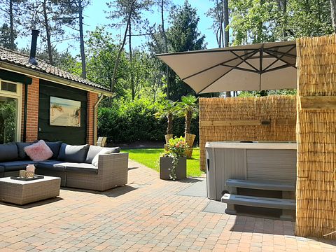 Verstecktes Waldhaus mit privatem Wellness - 2