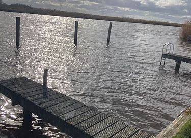 Grasgedecktes Haus am Wasser in Groningen - 20