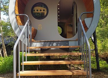 Logement original sur pilotis dans la forêt - 3