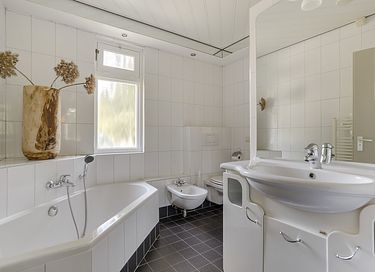 Villa in de natuur mét je eigen bubbelbad - 11