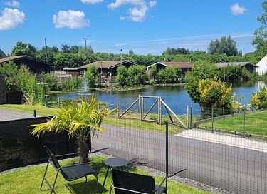 Logement de vacances avec jacuzzi au bord de l'eau - 33