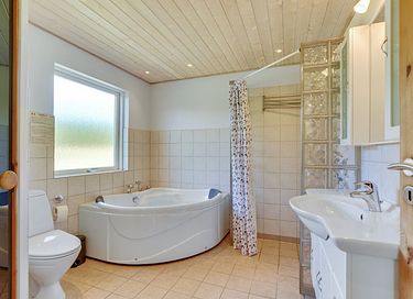 Gezinswoning met grote tuin en sauna - 17