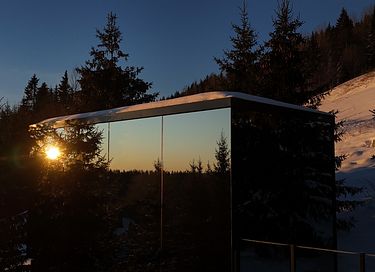 Einzigartiges Spiegelhaus mit Whirlpool in Norwegen - 41