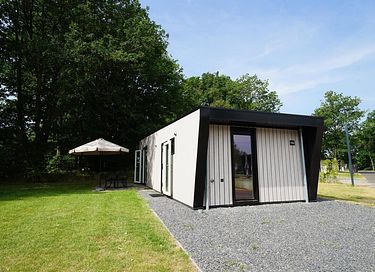 Modernes Ferienhaus in der Natur