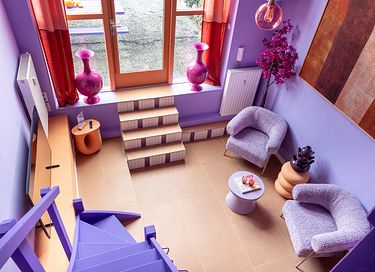 Stilvoll übernachten in einer violetten Oase - 6
