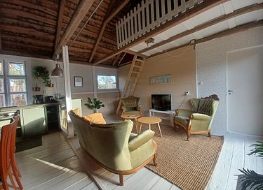 Family Residence with loft and Hideaway - 4