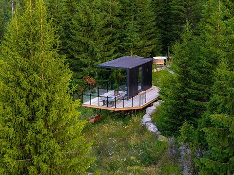 Breathtaking mirror house in Norway - 2
