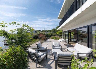 Wellness-Villa am Wasser mit Sauna - 32