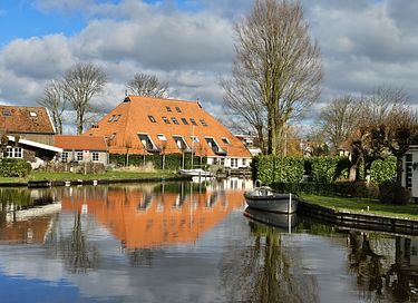 Houseboat op het water met mooi uitzicht  - 29