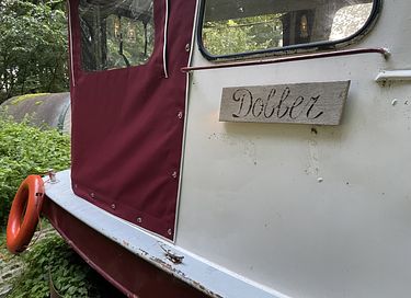 Spending the night in a cabin boat - 15