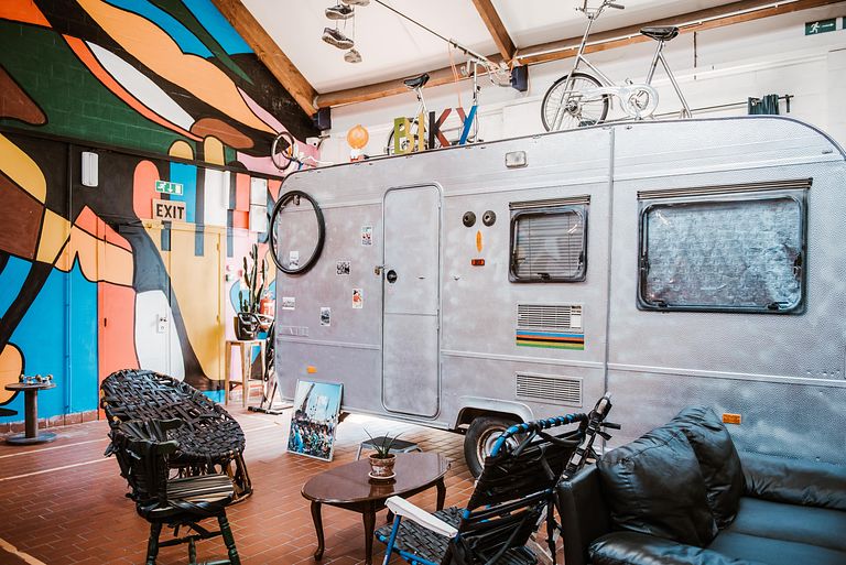 Unieke indoorcamping in het historische Gent - 1