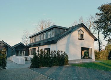 Hübsche Gruppenvilla mit zwei Hotel-Lodges