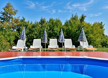 Quiet holiday home with pool - 23