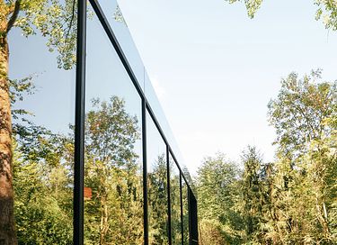 Cabine miroir unique au bord de l'eau - 26