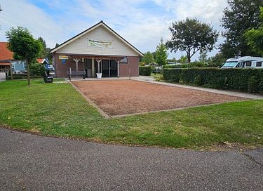 Luxury group accommodation with sauna and hot tub - 34