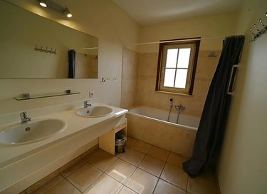 Groepsaccommodatie met sauna en jacuzzi - 11