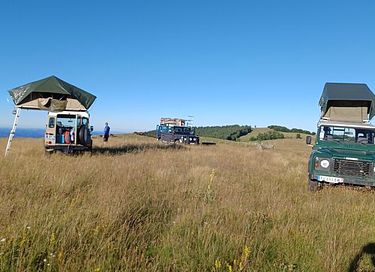 Abenteuer im Landrover mit Zelt auf dem Dach - 3
