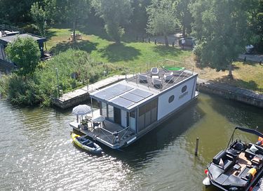 Staying overnight on the water