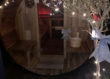 Romantic stay with hot tub and sauna - 15