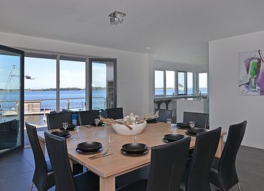 Vakantiewonin met sauna en zicht op het water - 9
