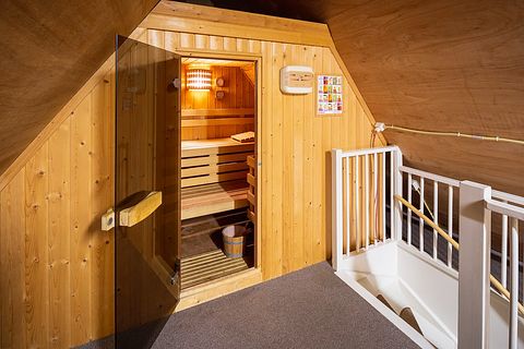 10-person bungalow with private sauna - 2