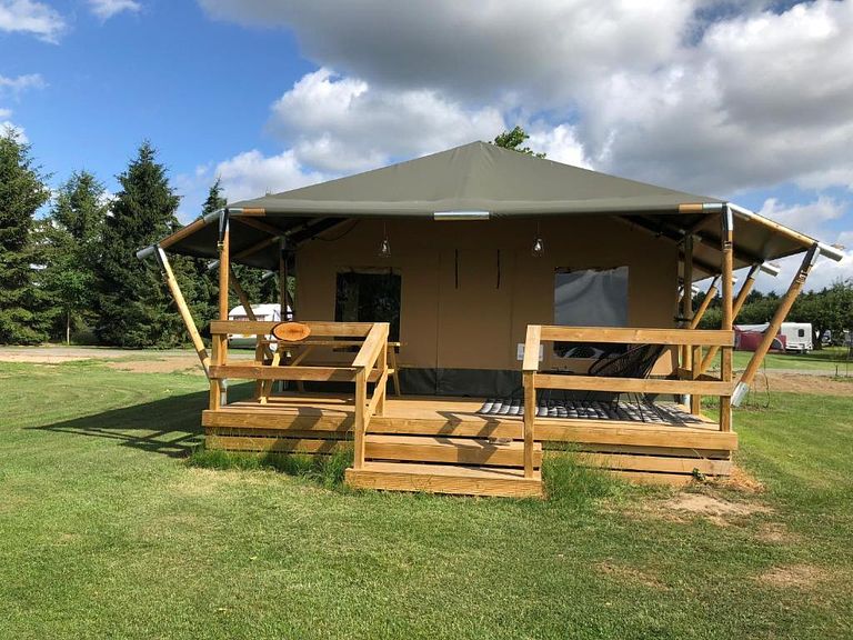 Grote safaritent op avontuurlijke camping - 1