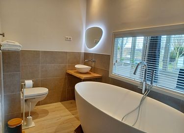 Verblijf direct aan het water in Zuid-Holland - 24