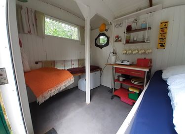 Passez la nuit dans un joli wagon tzigane. - 6