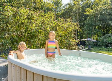Luxury glamping lodge on small-scale park - 28