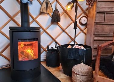 Luxe yurt met houtkachel en privé sanitair - 14