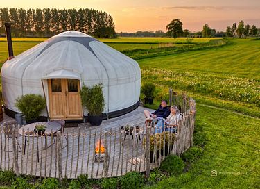 Luxe yurt met houtkachel en privé sanitair - 25