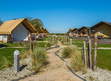 Glamping tent near the beach and a lake - 10