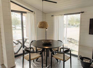 Cottage avec jacuzzi et vue sur un lac - 6