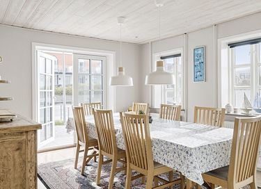 Ferieophold for 11 personer ved kysten - 9