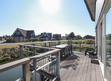 Vakantiehuis (8p) aan open vaarwater - 15