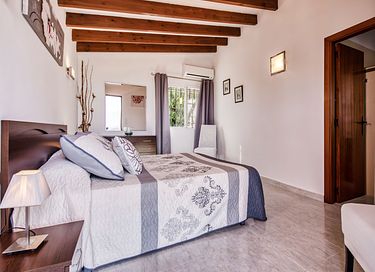 Ruim huis met panoramisch uitzicht en zwembad - 27