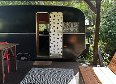 Retro-Wohnwagen auf dem Öko-Campingplatz in Groningen - 12