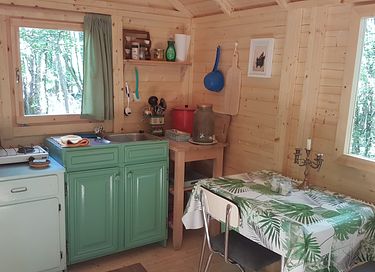 Roulotte dans un camping français boisé - 4