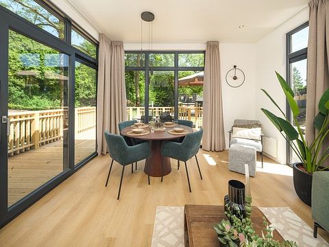 Stylish holiday home with hot tub - 4