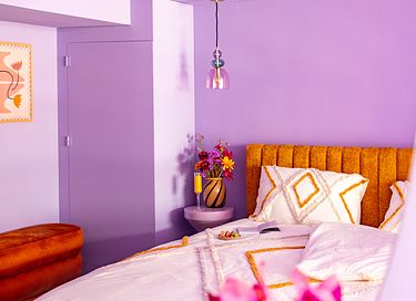 Stilvoll übernachten in einer violetten Oase - 35