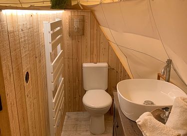 Slapen in een romantische tipi met hottub - 16