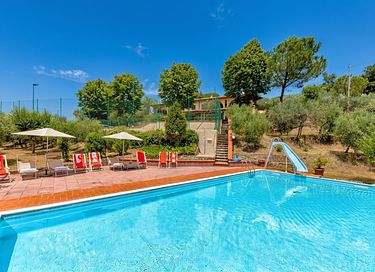 Grand logement avec terrain de tennis et piscine - 10