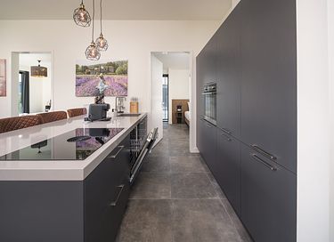 Luxe villa aan het water met omheinde tuin - 9