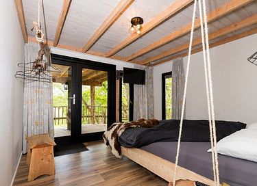 Special overnight stay in an XXL treehouse - 19