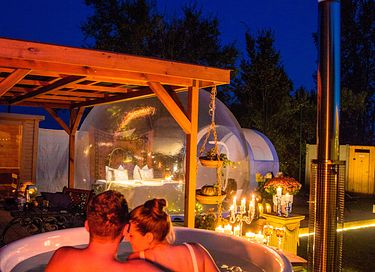Romantische bubble tent met privé wellness - 23