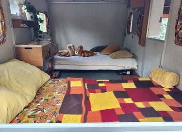 Spend the night in a vintage folding caravan - 18
