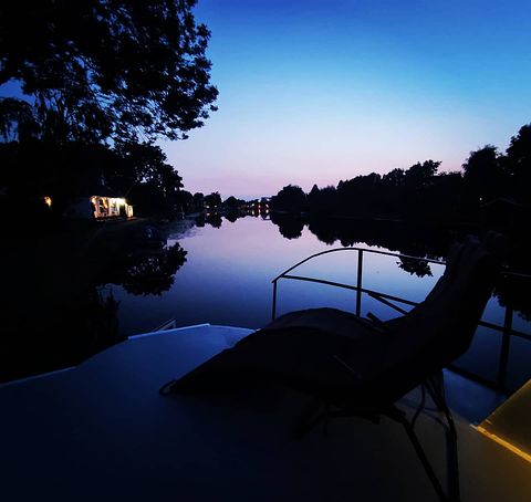 Bateau-sauna privé avec un beau design - 3