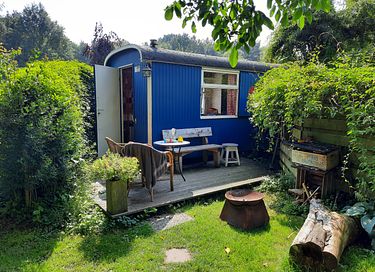 Knusse pipowagen in de Betuwe - 1