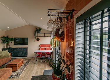 Tiny House by the water with private jacuzzi - 15