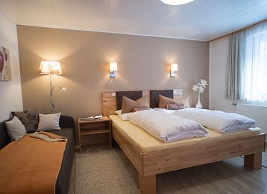 Sfeervolle hotelkamer met bergzicht - 2